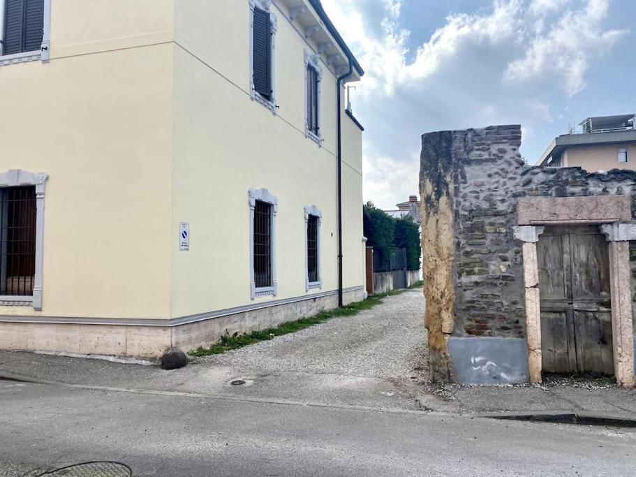 Zona Fiera A 10 Minuti Dal Centro Con Parcheggio Apartamento
